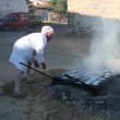 02 DA COMIENZO EL ASADO 02 DA COMIENZO EL ASADO